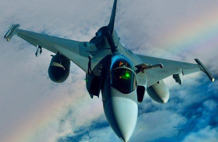 Ukrainian Pilots Begin Testing Swedish JAS 39 Gripen Fighters