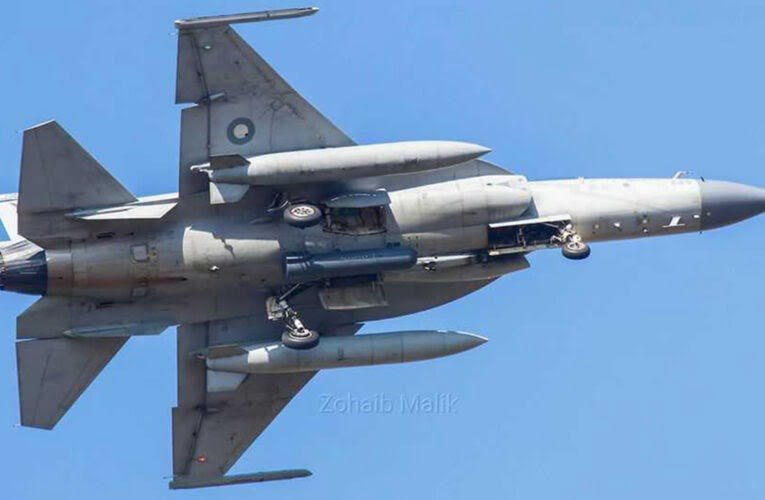 Pakistan Airforce JF17 Thunder Aselpod