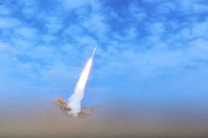 Houthis Announce First Launch of “Hatem-2” Hypersonic Missile