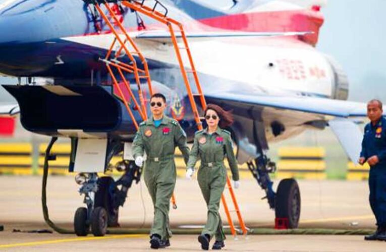US Cracks Down on Ex-Top Gun Pilots Training China’s Air Force