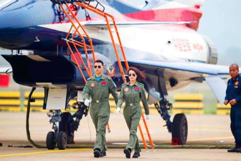 US Cracks Down on Ex-Top Gun Pilots Training China’s Air Force