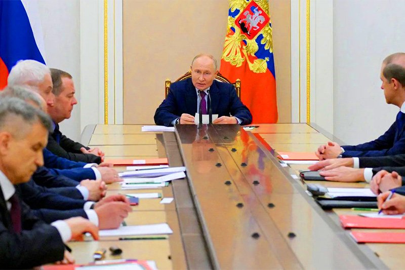 Russia Revises Nuclear Doctrine, Issues New Warning to the West
