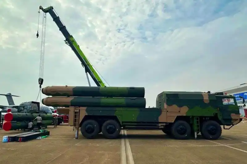 China HQ-19 Missile Defense System Debuts at Zhuhai Airshow