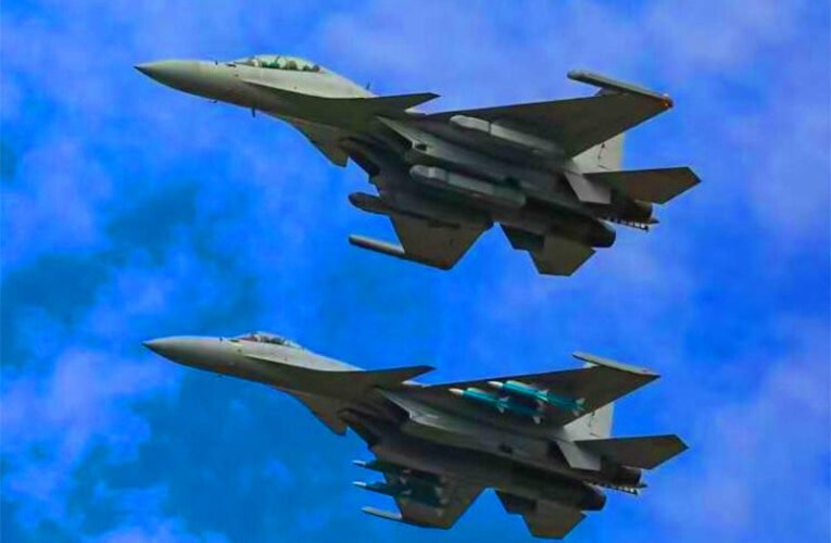 China’s J-15T and J-15D Debut Jointly at Zhuhai 2024