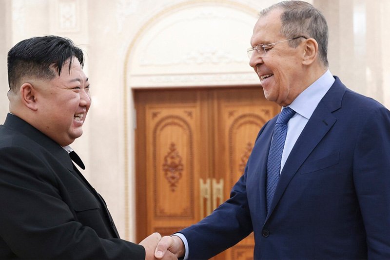 Kim Jong Un Meets Russian Minister to Strengthen Ties