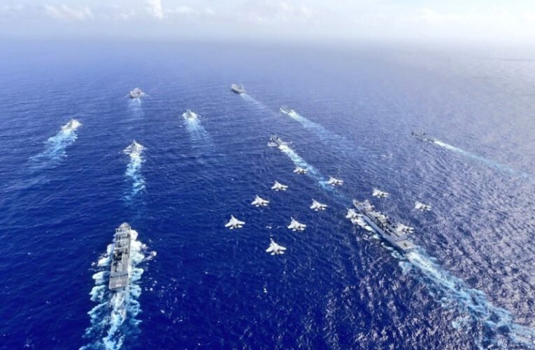 China Liaoning and Shandong in First Dual-Carrier Drills