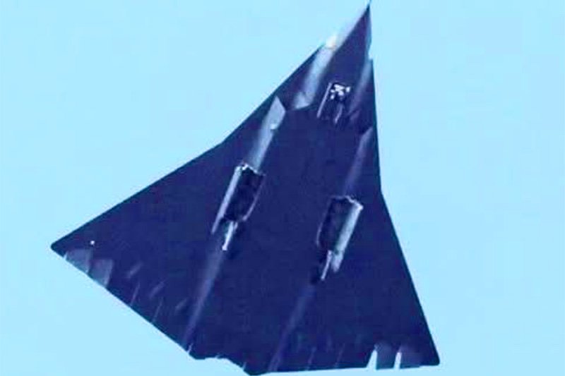 China 6th-Gen Fighter Jet Completes Maiden Flight