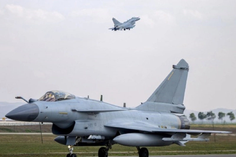 China’s J-10 Jet Disrupts Global Defense Market: Expert