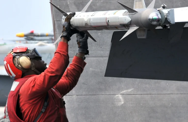 US Navy Awards $1.1B AIM-9X Missile Contract To Raytheon