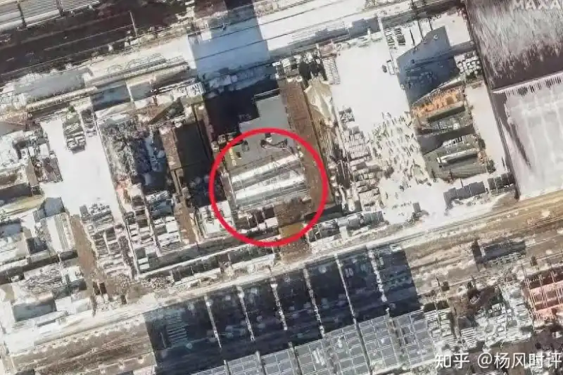 Dalian Shipyard Type 004 aircraft carrier construction