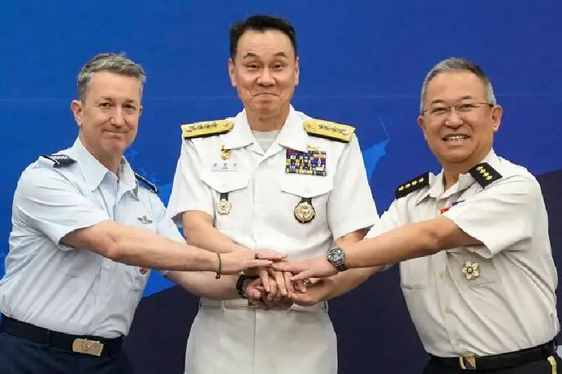 US, South Korea, Japan Hold Joint Air Drill During Defense Talks