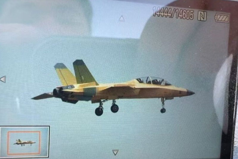 China’s New Combat Jet Makes First Test Flight