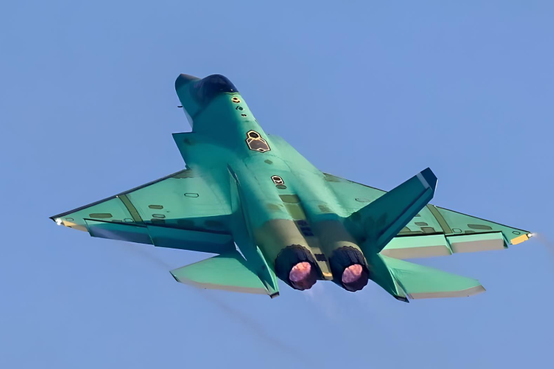 China Conducts First 2026 Flights of J-35 Stealth Fighter