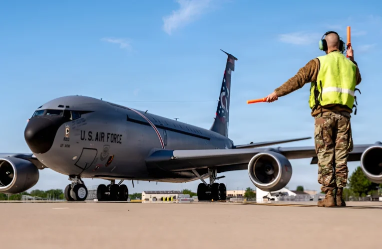 US Air Force Sets KC-135 Connectivity Deadline