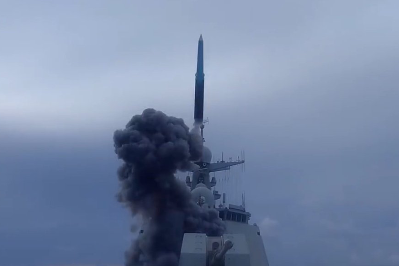 YJ-20 Hypersonic Missile Launch Footage: China's Type 052D Destroyer Fires Anti-Ship Ballistic Missile