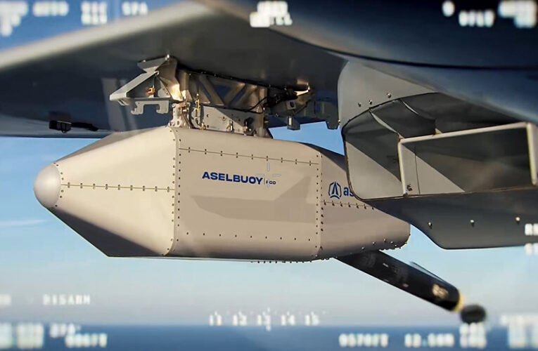 A twin-engine Aksungur UCAV deploys ASELBuoy sonobuoys for the first time during naval exercise.